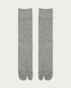 Chaussettes longues fendues grises