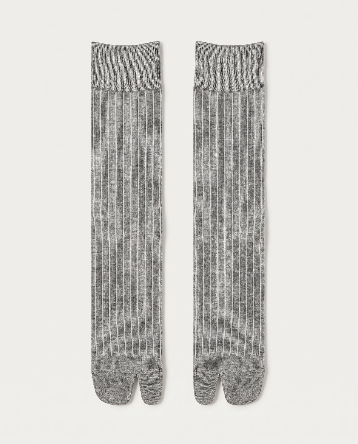 Chaussettes longues fendues grises